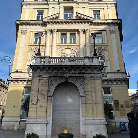 Daire Maison 117 - Spacious City-center Saraybosna